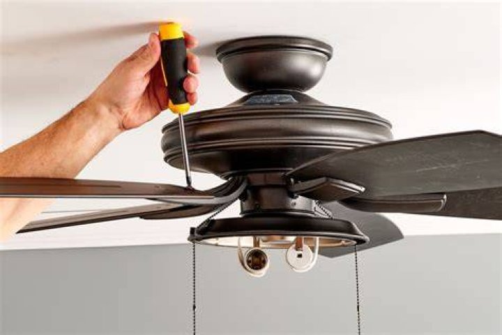 How do you date a Hunter ceiling fan