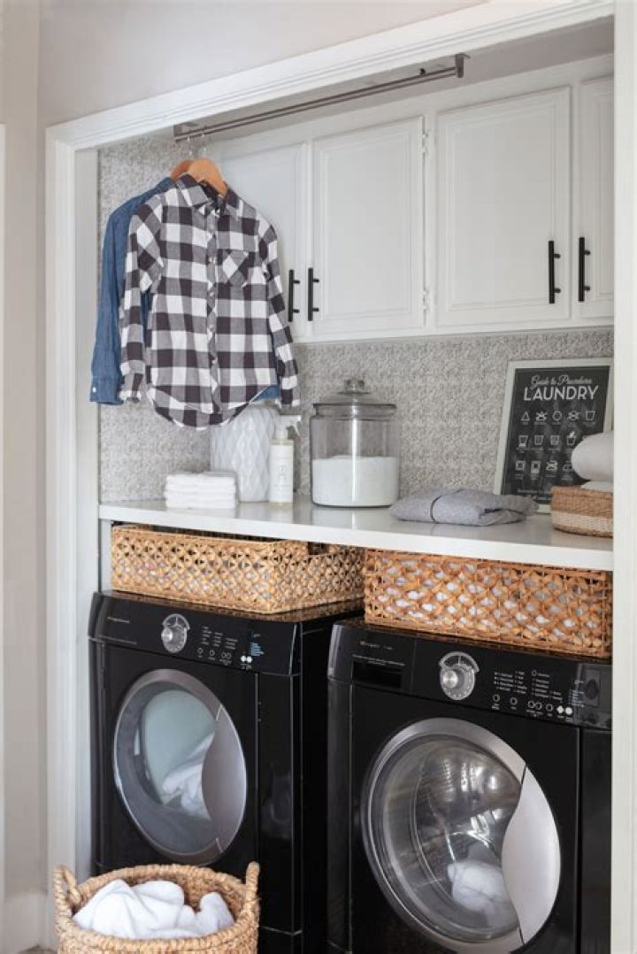 How do you decorate a laundry closet
