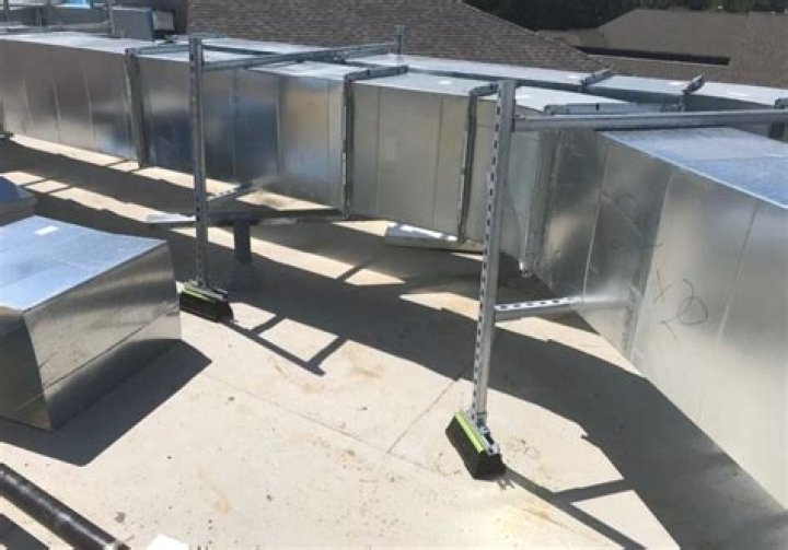 How do you disconnect metal ductwork