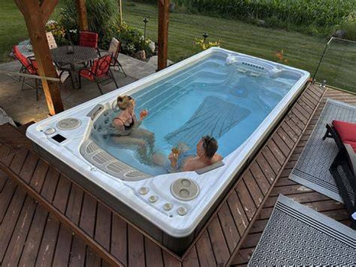 How do you drain a hot tub hydropool
