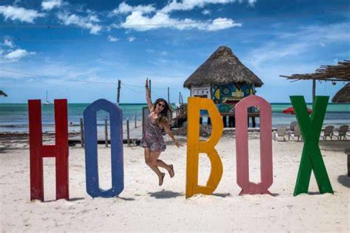 How do you get to Holbox from Cancun