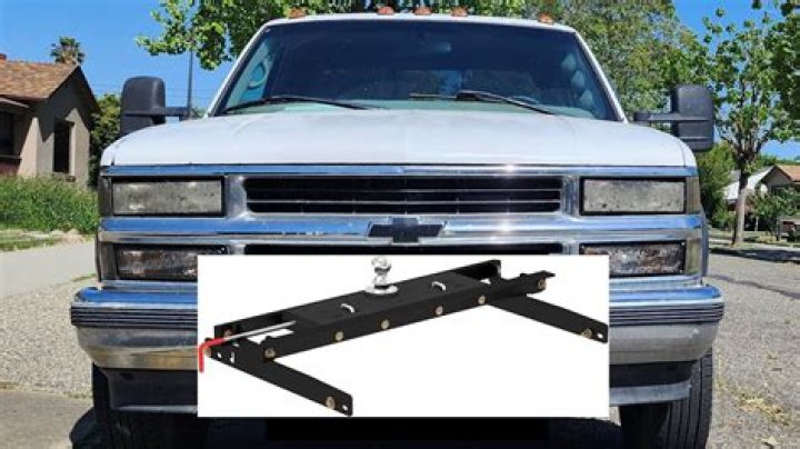 How do you install a gooseneck hitch